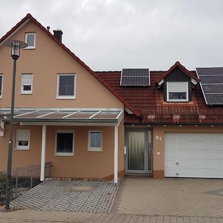 Ferienwohnung Am Kapellenaecker นอยมาร์คท์ อิน แดร์ โอเบอร์พฟัลซ์ ภายนอก รูปภาพ