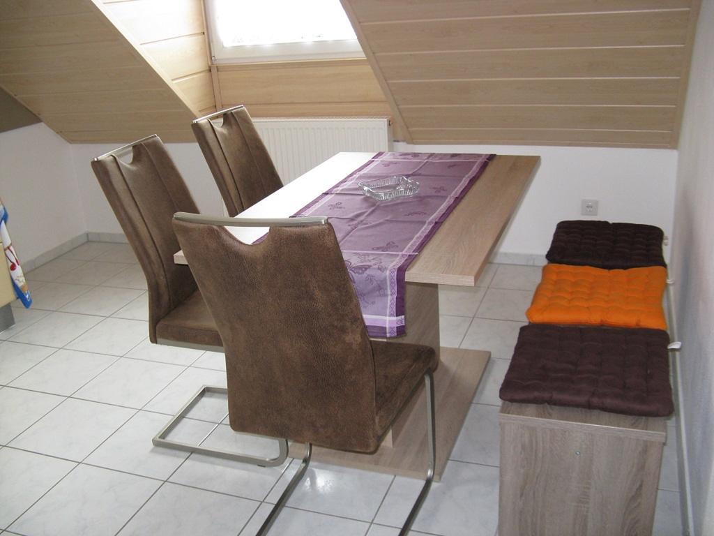Ferienwohnung Am Kapellenaecker นอยมาร์คท์ อิน แดร์ โอเบอร์พฟัลซ์ ภายนอก รูปภาพ